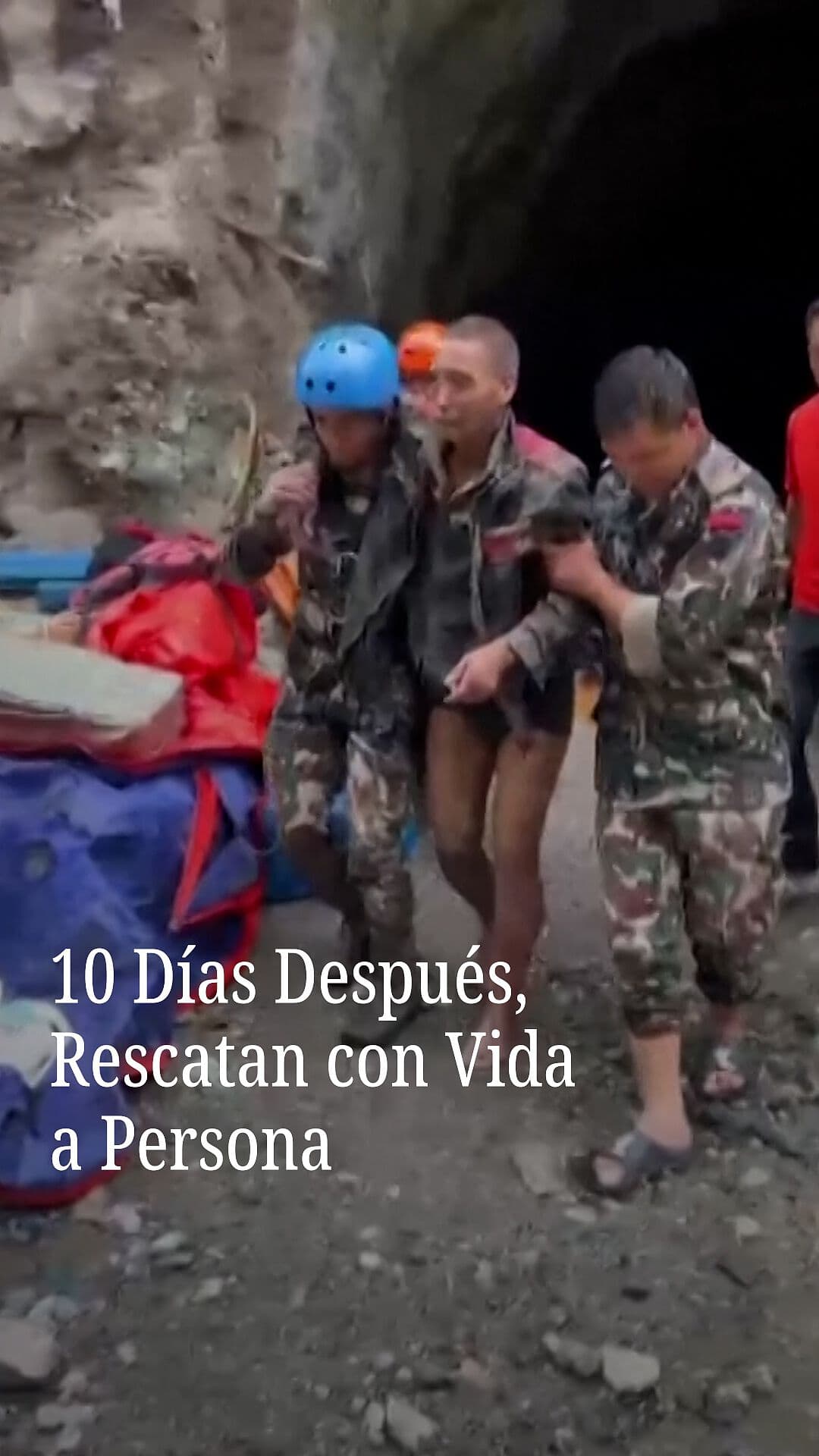 10 días después, rescatan con vida a persona
