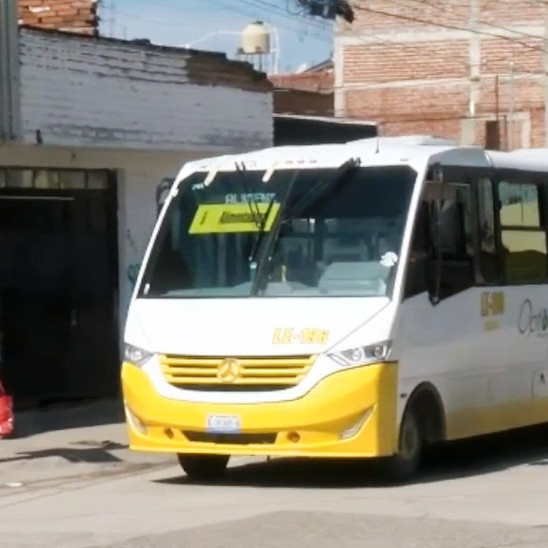 Usuarios del Transporte en Jardines de Echeveste en León, Batallan por Retrasos