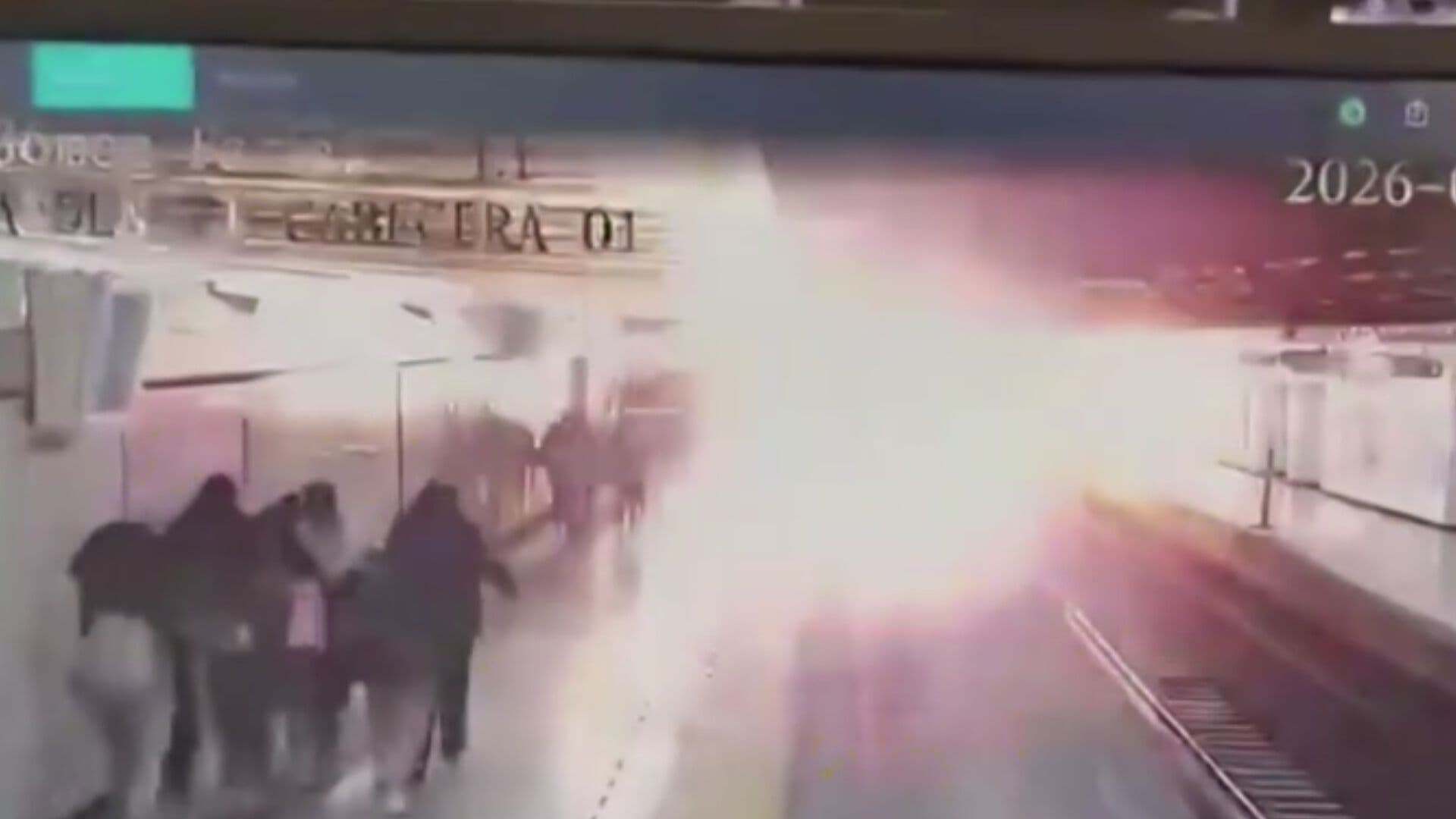 Nuevo Video Muestra Momentos de Pánico en la Línea 1 del Metro por Corto Circuito