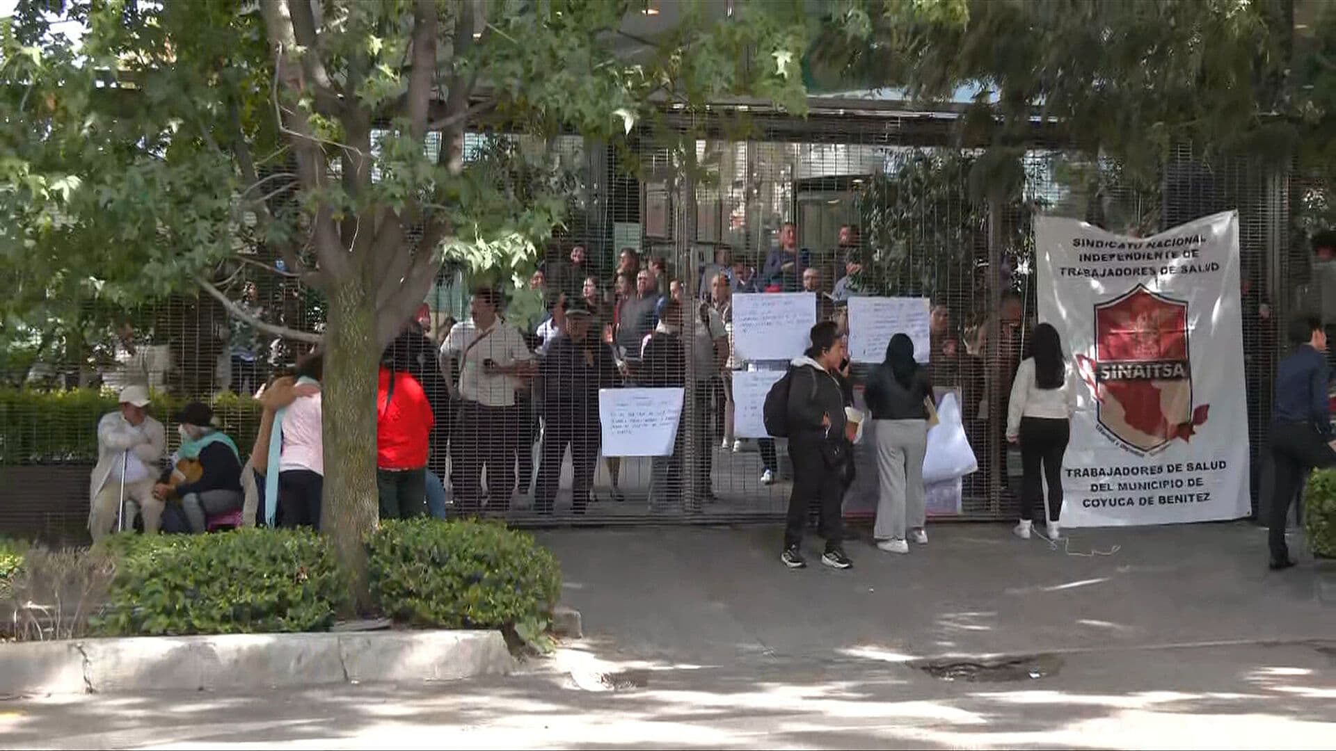 Trabajadores de Salud Realizan un Bloqueo en la Colonia Guadalupe Inn