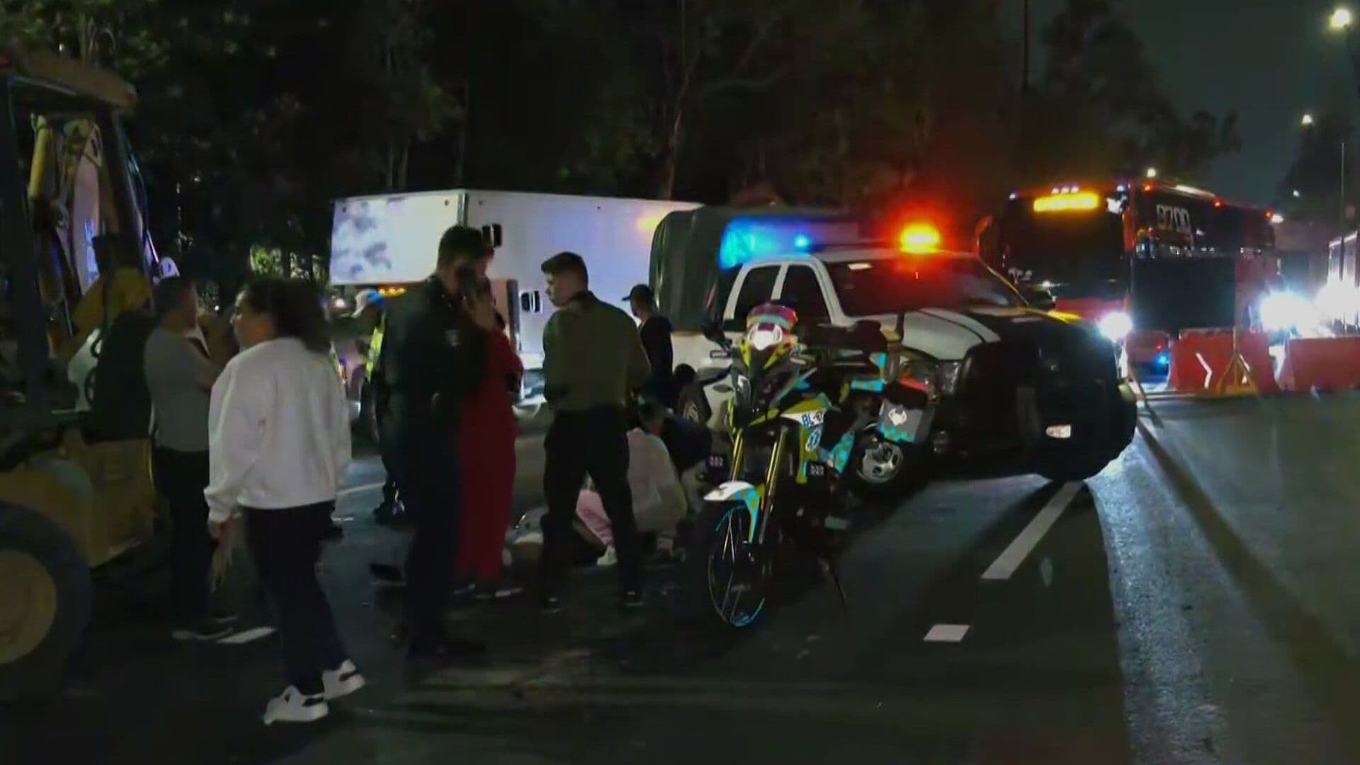 Motociclista Choca contra Maquinaria Pesada en Insurgentes y Montevideo