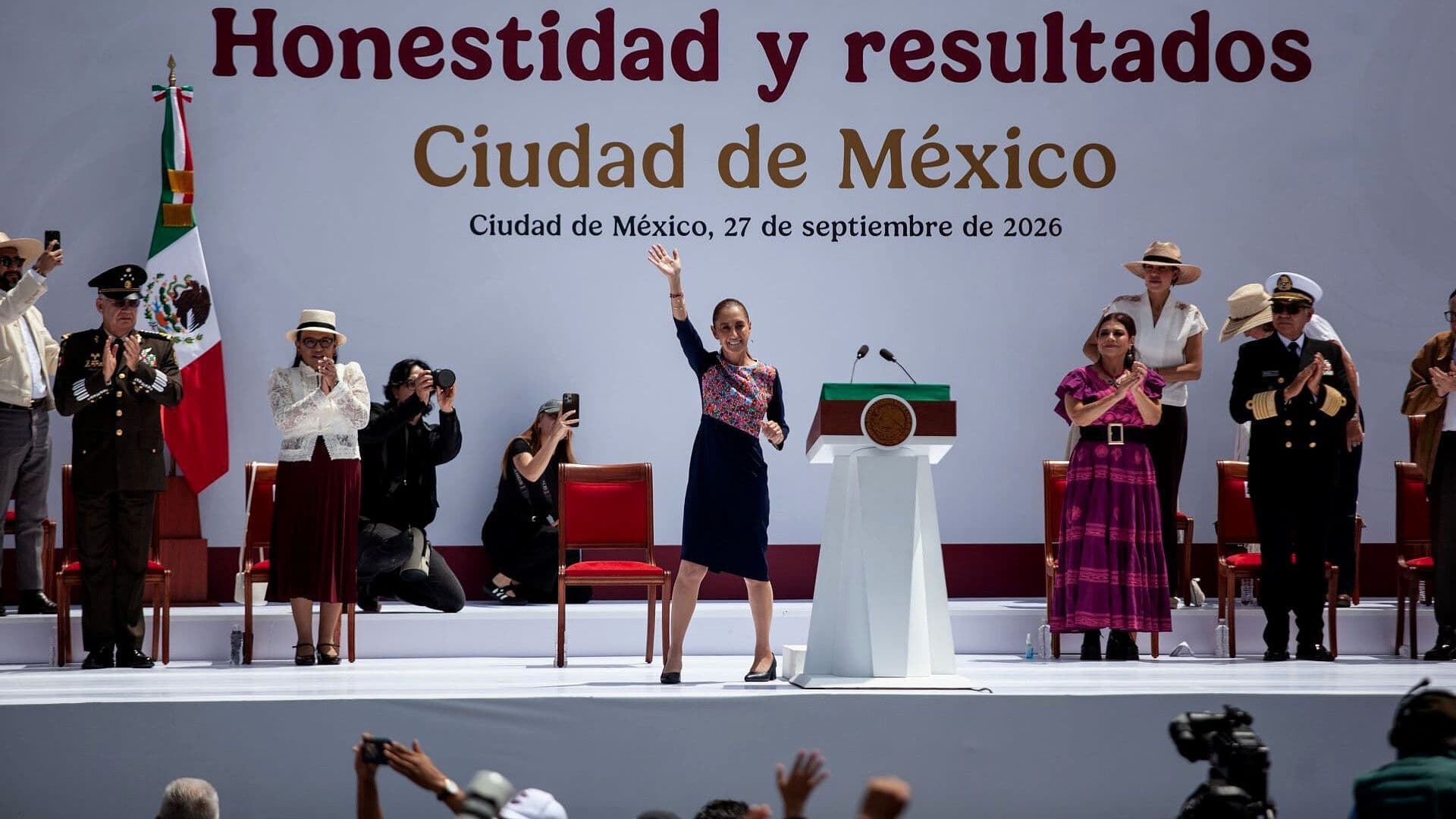 Sheinbaum Cerró Gira por Segundo Informe y Defendió Soberanía de México en el Zócalo