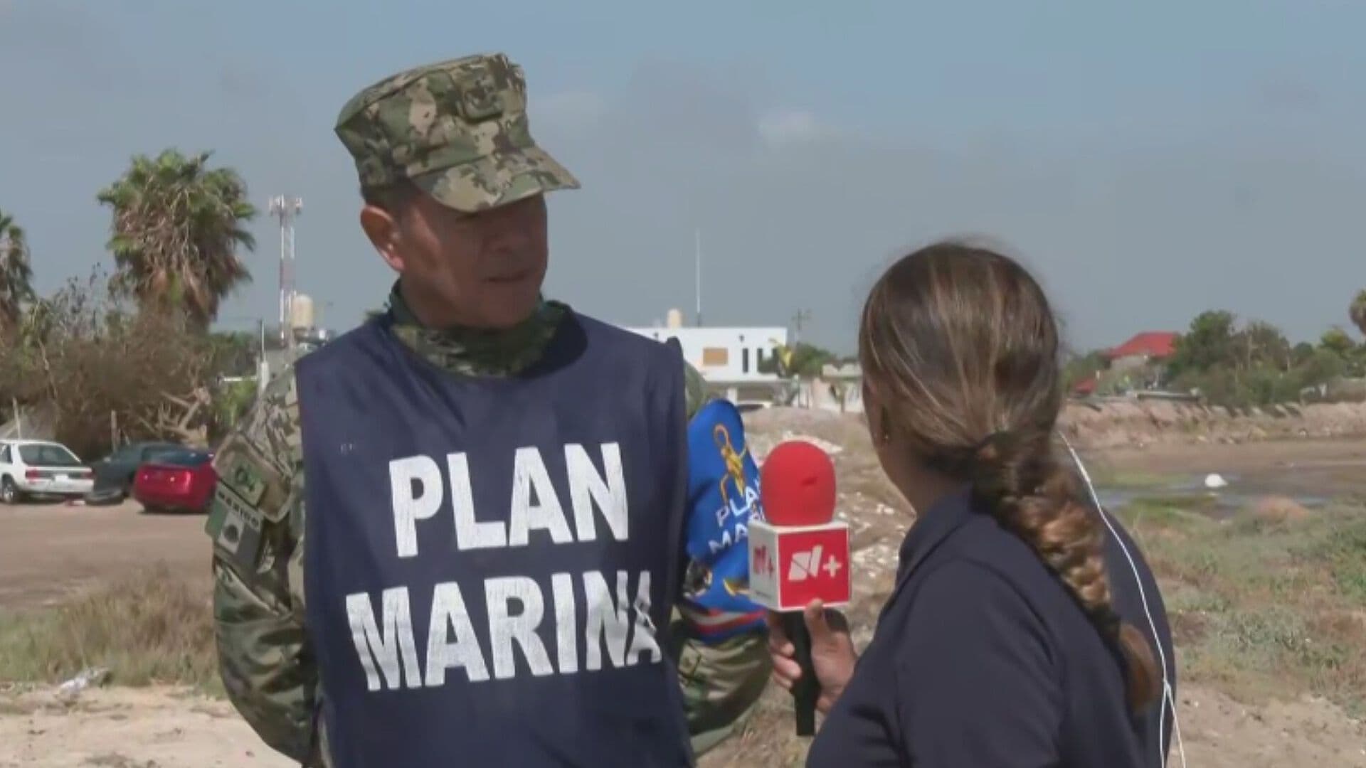 Marina Reconstruye Bordo que Derribó el Huracán Polo en Puerto San Carlos