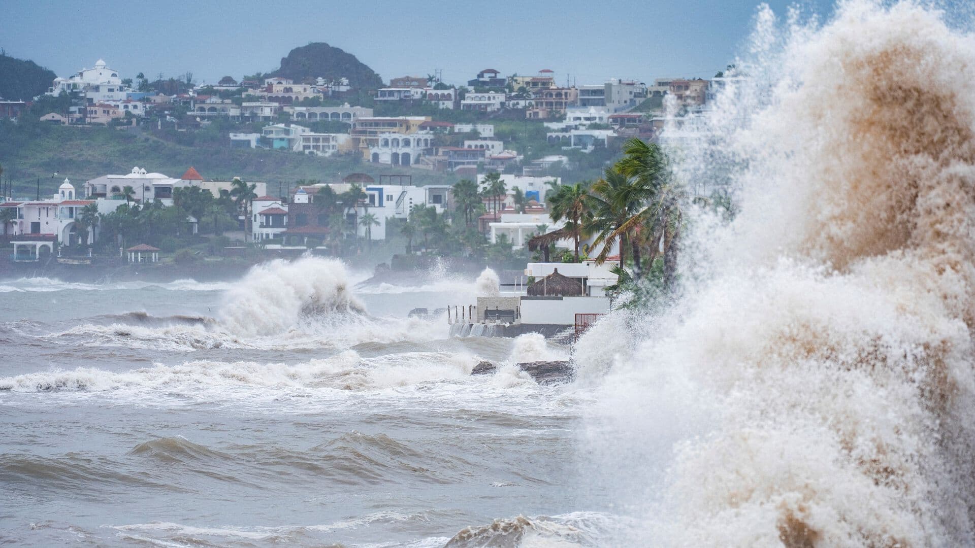 Huracán Rachel se Acerca a Cabo San Lucas y Cabo Corrientes