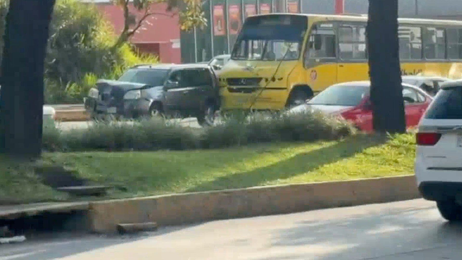 Choques Ocasionan Caos Vial en Avenida Lázaro Cárdenas en Xalapa