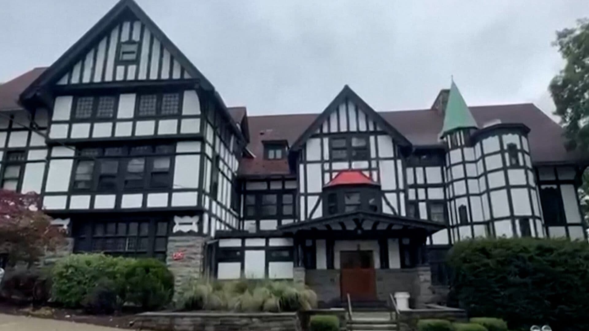 Cornell Promete Examinar Fraternidades