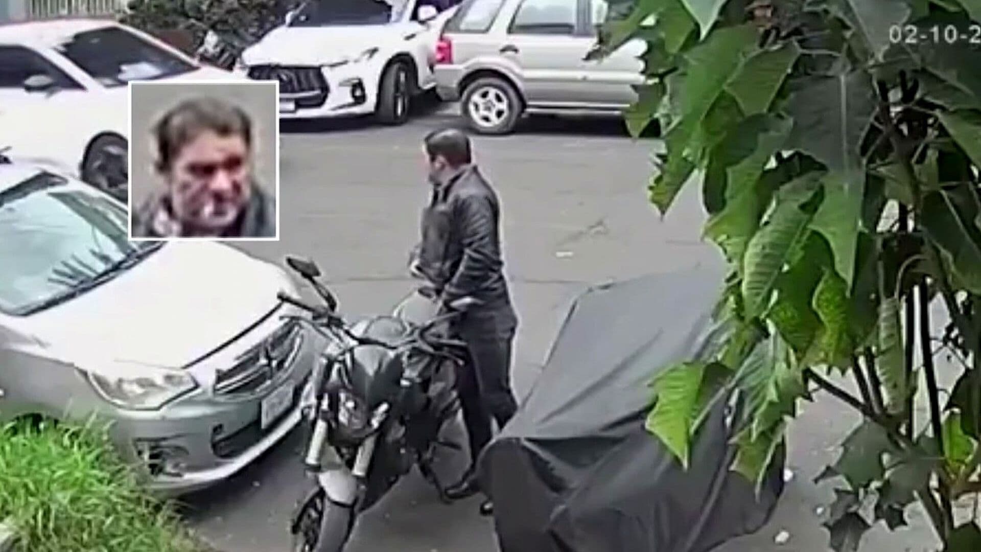 Cámaras Captan Presunto Robo de Motocicleta a Plena Luz del Día en la Colonia Roma, CDMX