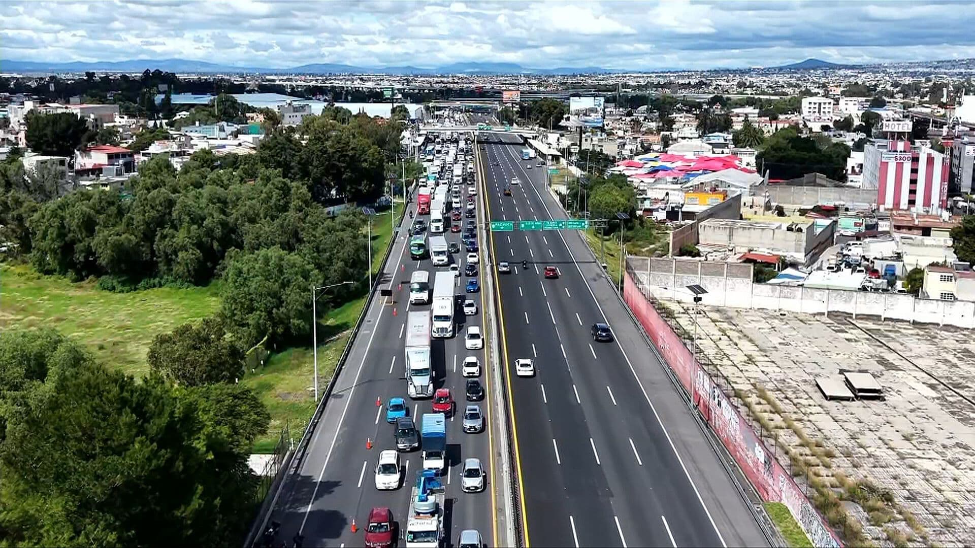 Desde el Aire: Tránsito Lento en la México-Pachuca con Dirección a CDMX