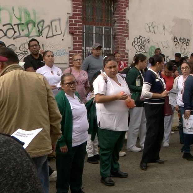 Trabajadores del IMSS se Manifiestan en Sede Sindical de la Ciudad de Puebla