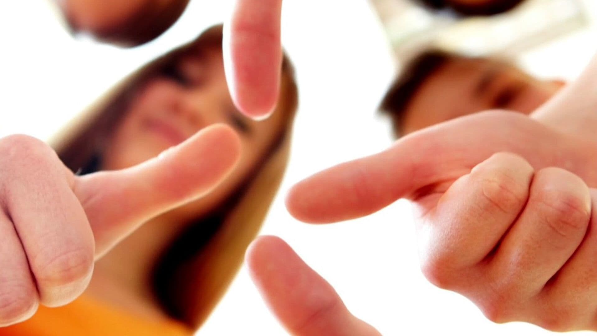 Presión Social en Adolescentes: ¿Cómo Impacta en su Autoestima y Aislamiento Digital?
