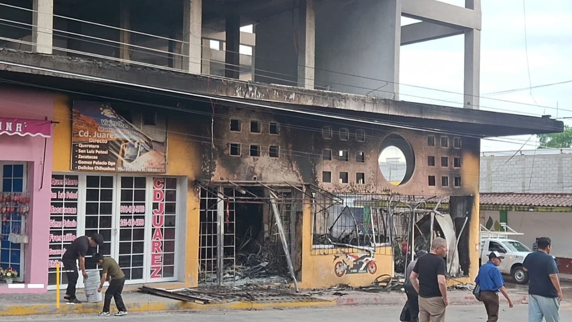 Fuerte Incendio Consumió Taller de Motocicletas en Pijijiapan, Chiapas