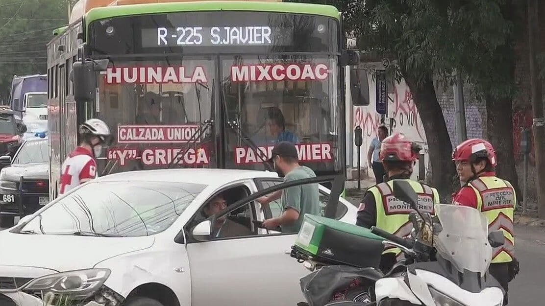 Deja un Herido Choque de Ruta 225 con Carro Particular en Monterrey