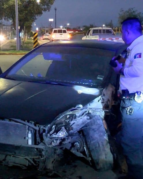 Mujer Queda Atrapada en Automóvil tras Accidente en Piedras Negras, Coahuila