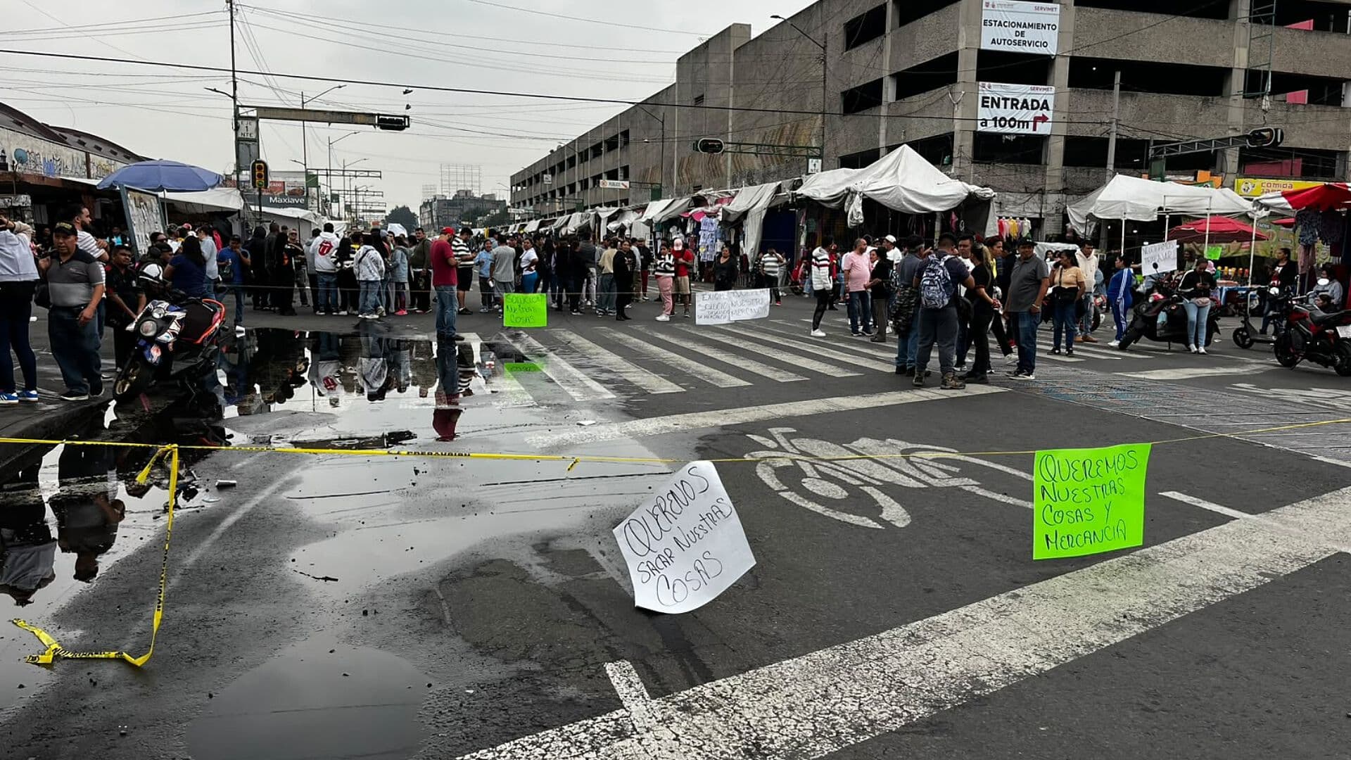 Suman 6 Horas del Bloqueo de Comerciantes de Tepito por Cierre de Bodega