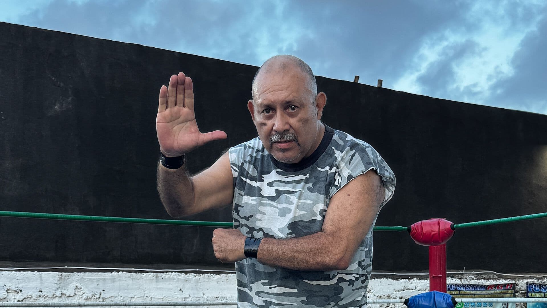 'Don Fidel': Luchador, Paramédico y Barbero