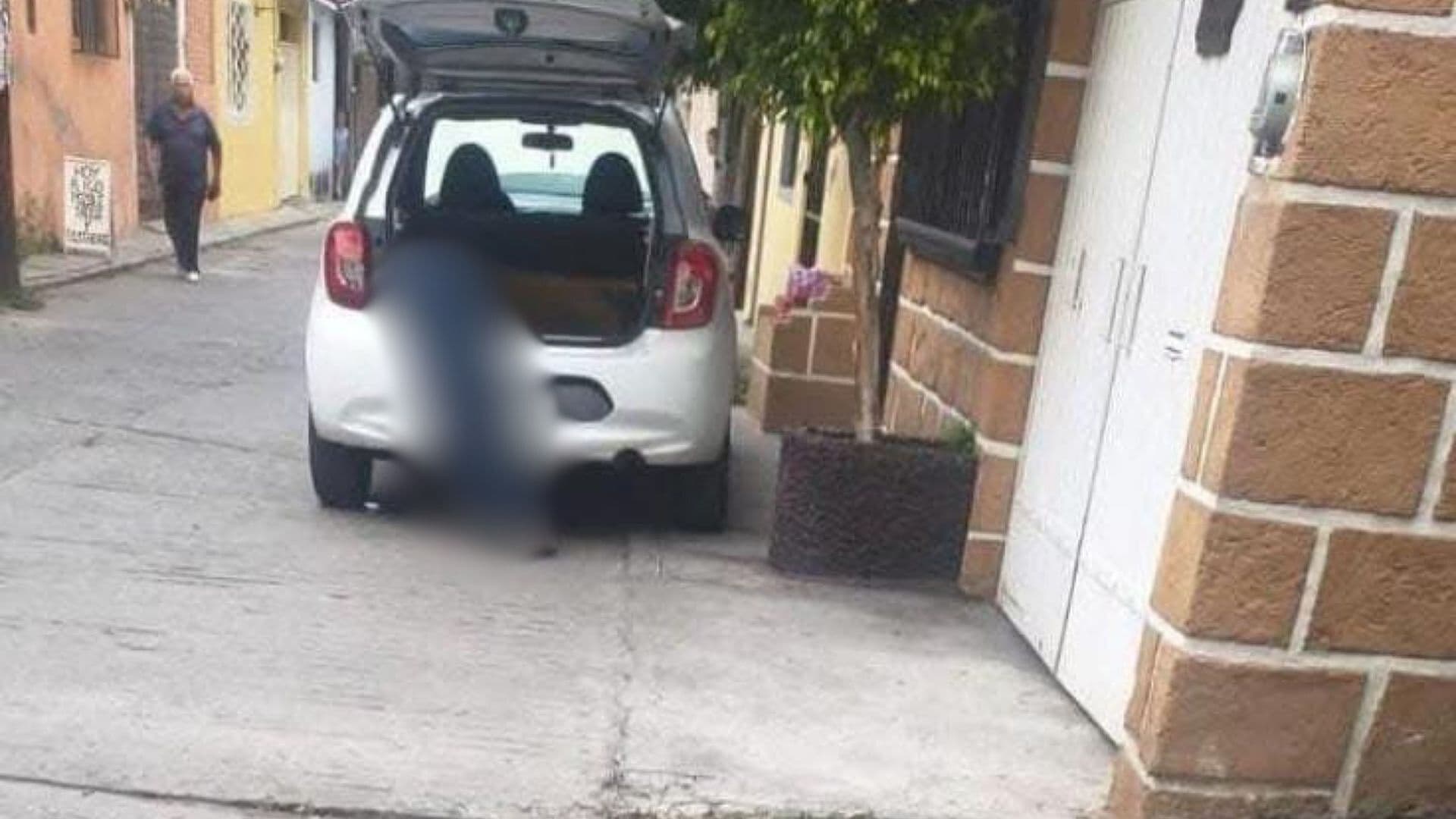 Hallan a Hombre Baleado Dentro de la Cajuela de un Auto en Temixco, Morelos