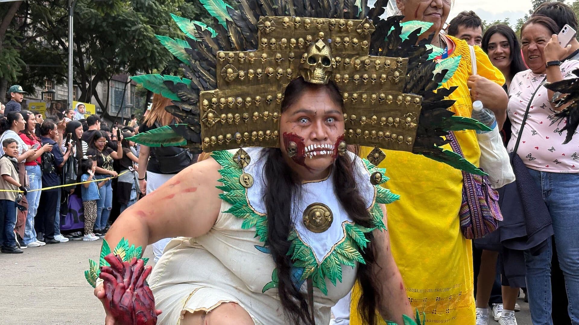 Miles de Zombis Invaden las Calles de CDMX en la Edición 19 de la Marcha Zombie