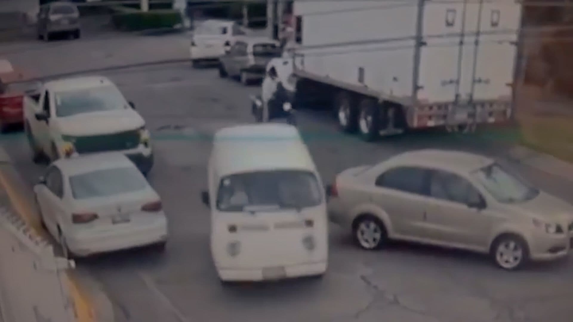 Conductor de Combi Realiza Maniobra para Evitar Asalto en Cuautitlán Izcalli