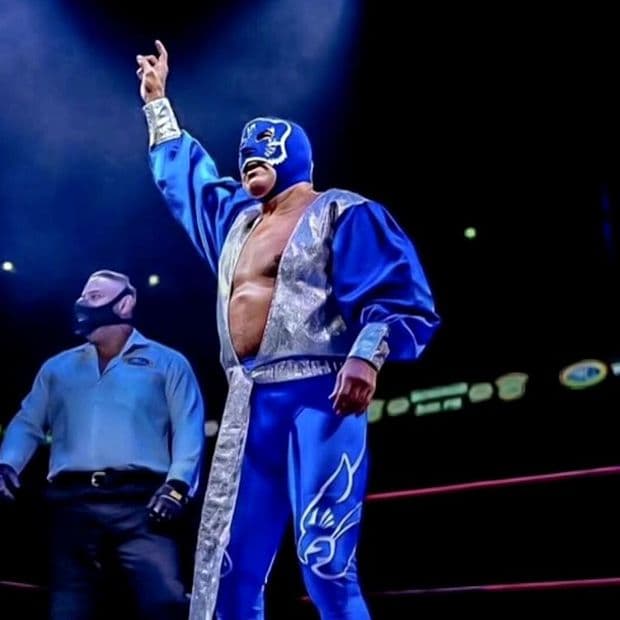Blue Panther Revive su Máscara en el Tzompantli de Máscaras por Día de Muertos