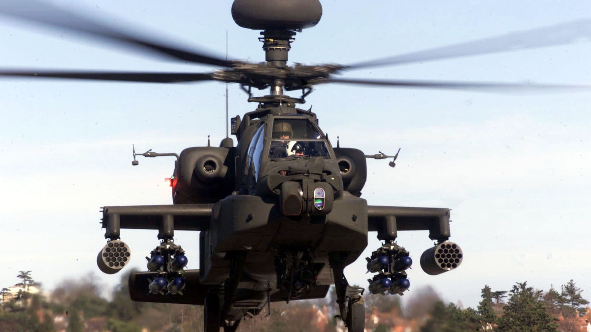Estados Unidos Lanza Ataques Contra Irán en Respuesta al Derribo de un Helicóptero Apache