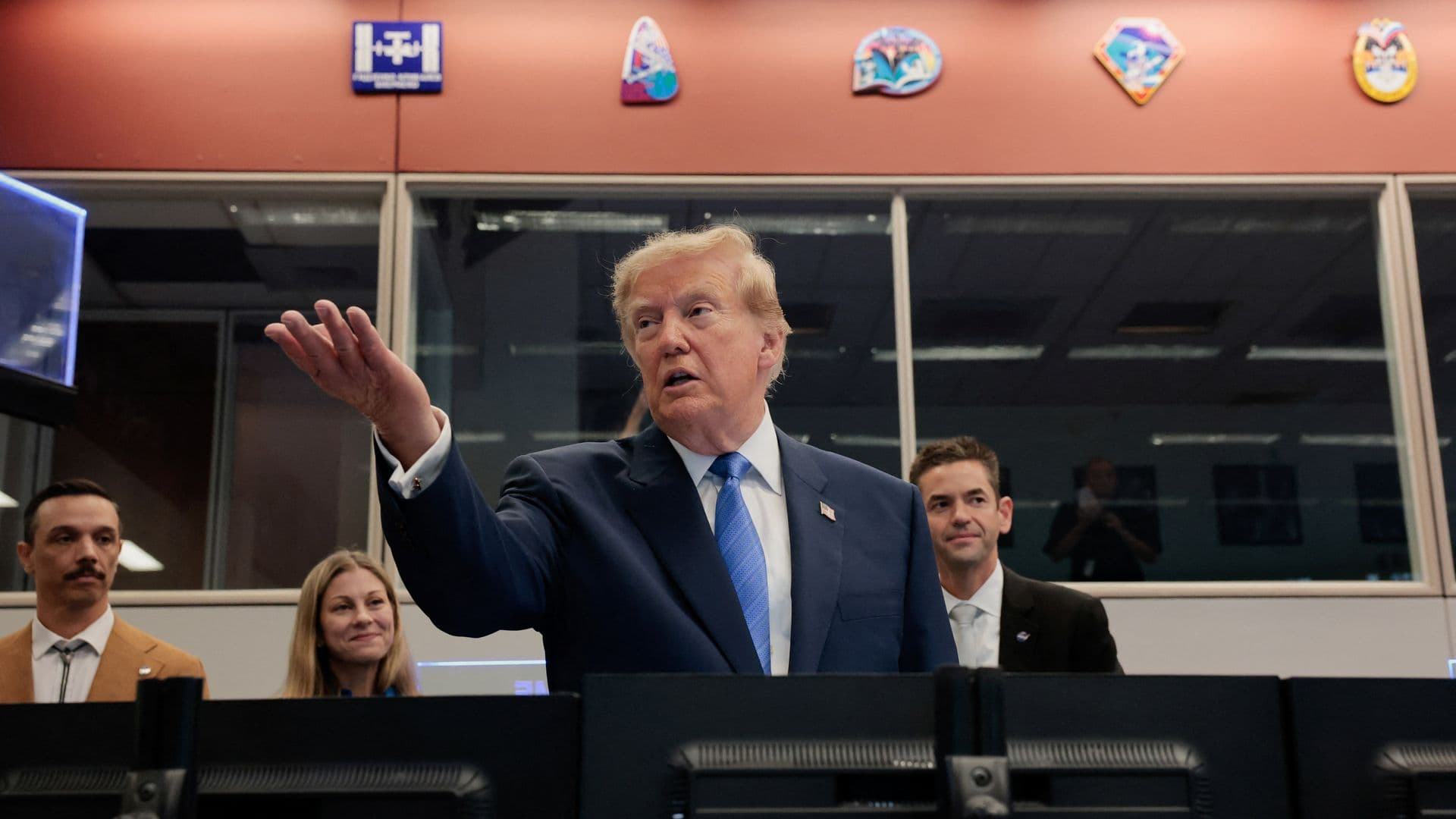 Aviones de Combate Interceptan 5 Aeronaves en Texas durante Visita de Trump a la NASA