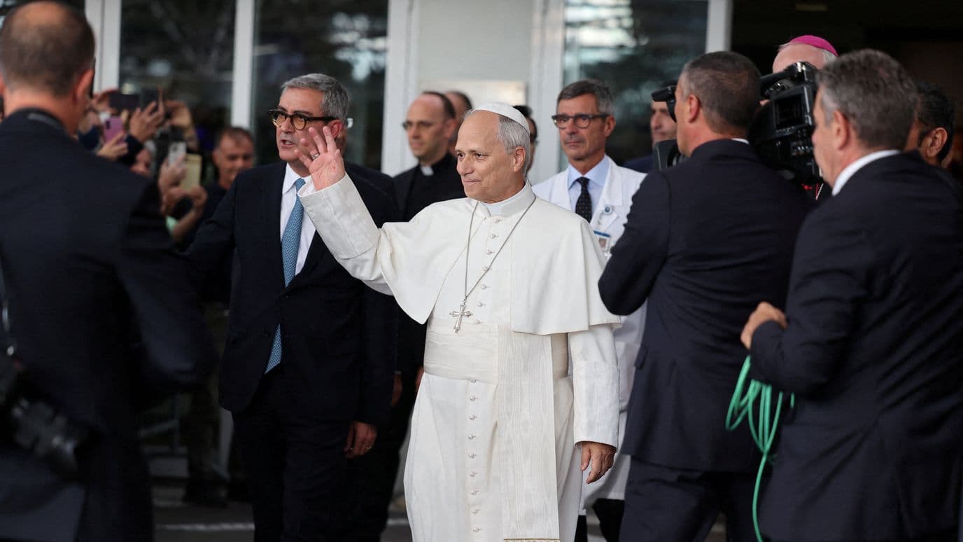 Dan de Alta al Papa León XIV Tras Operación