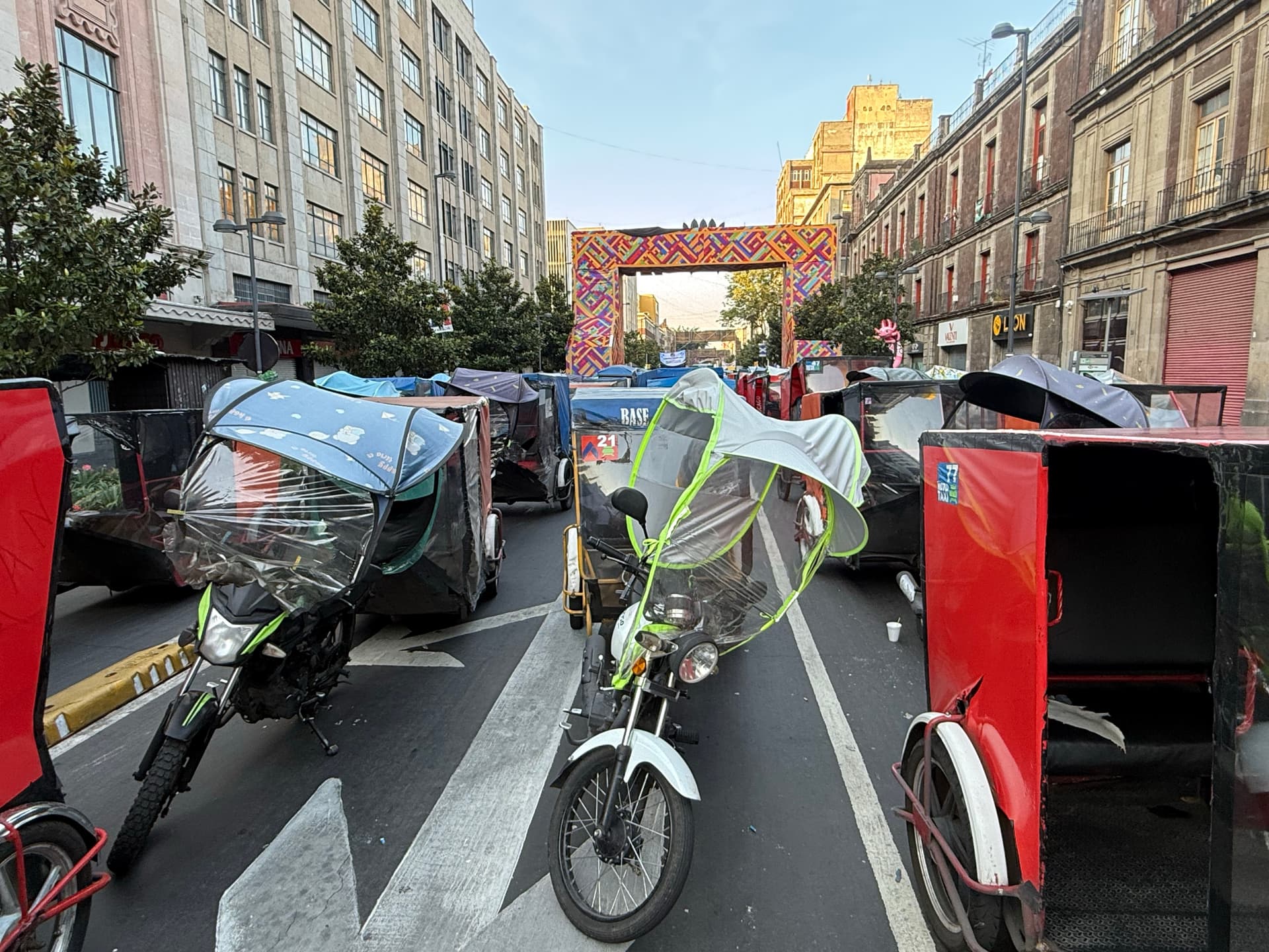 Bloqueo de moto taxis · Centro (Área 6), Cuauhtémoc | Azael Valdes Narvaez