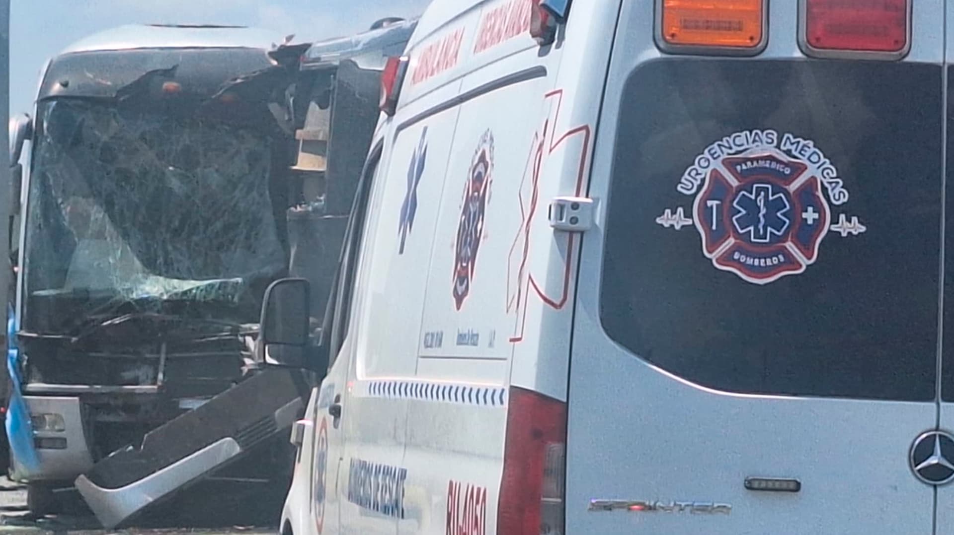 Accidente Carretera Libre Laredo-Monterrey Ocasiona Carga Vehicular