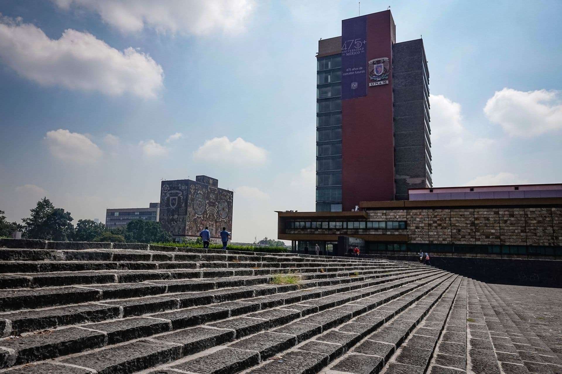 Aspectos de la rectoría y Biblioteca Central de la máxima casa de estudios. Foto: Cuartoscuro