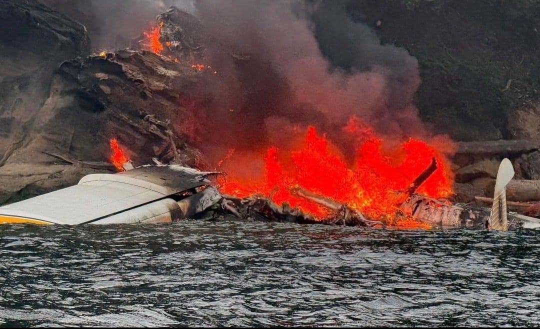 Avión de Kenmore Air se Estrella con 11 Personas a Bordo Cerca de Isla Sucia, en Washington