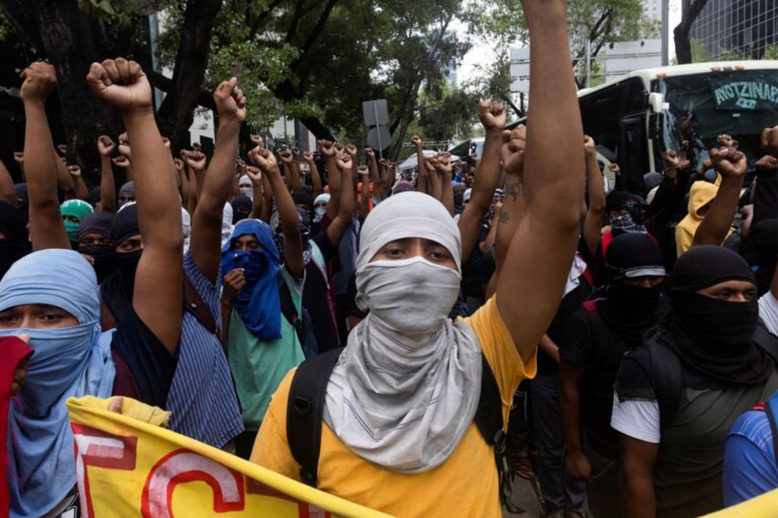 Marcha por Ayotzinapa en CDMX: Ruta, Calles Cerradas y Alternativas Viales
