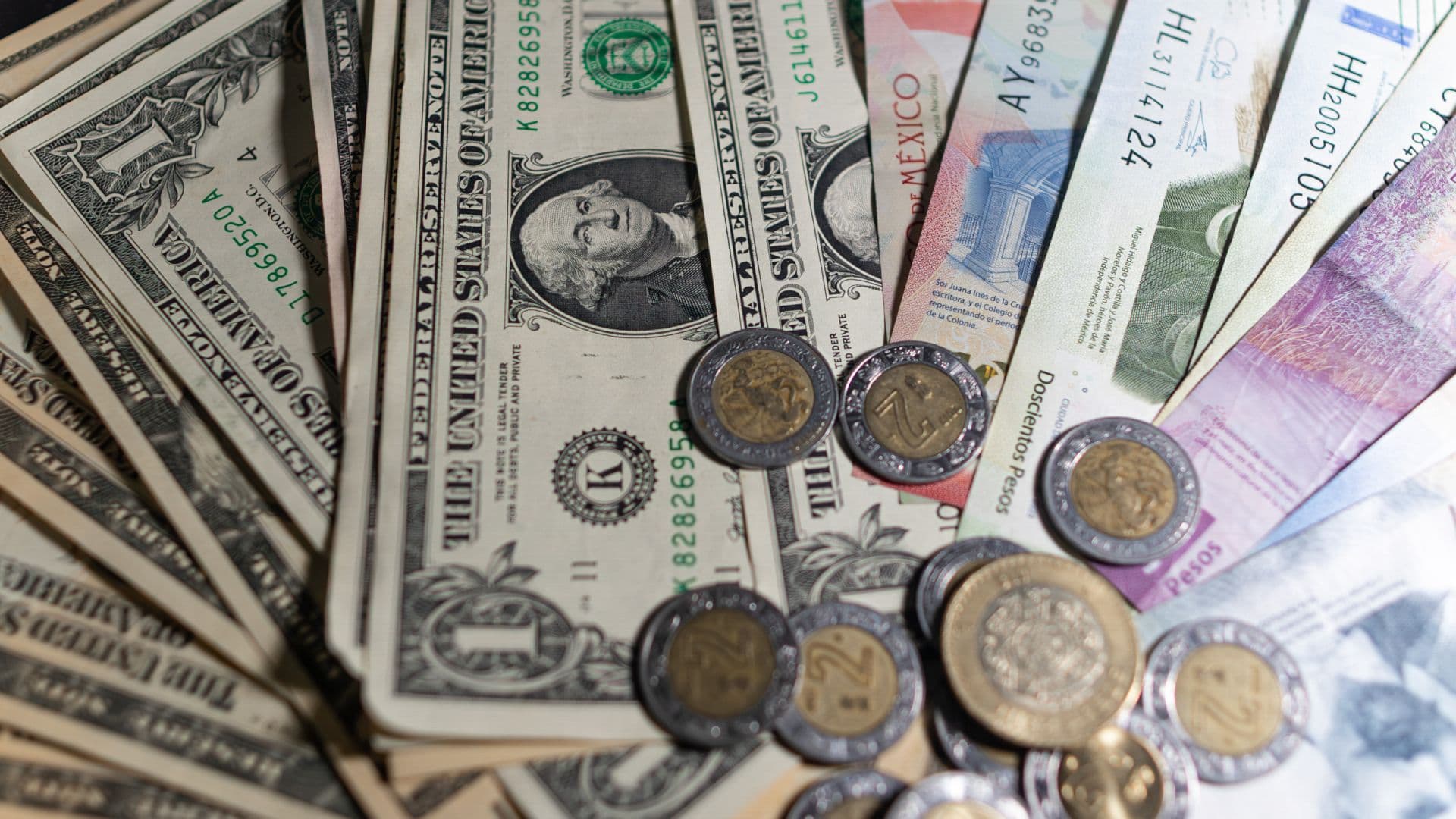 Peso se Aprecia luego de Cuatro Días de Pérdidas, pero Tiene su Peor Semana desde Marzo