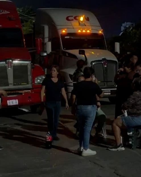Bloquean Vialidades por Problemas de Drenaje en Torreón, Coahuila