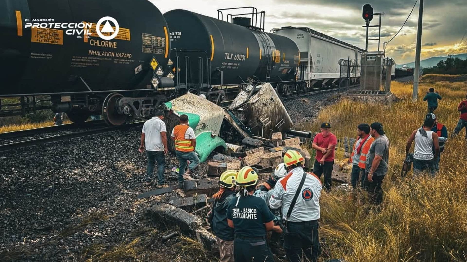 Tren se Impacta Contra Camión de Volteo y Deja un Lesionado en Querétaro
