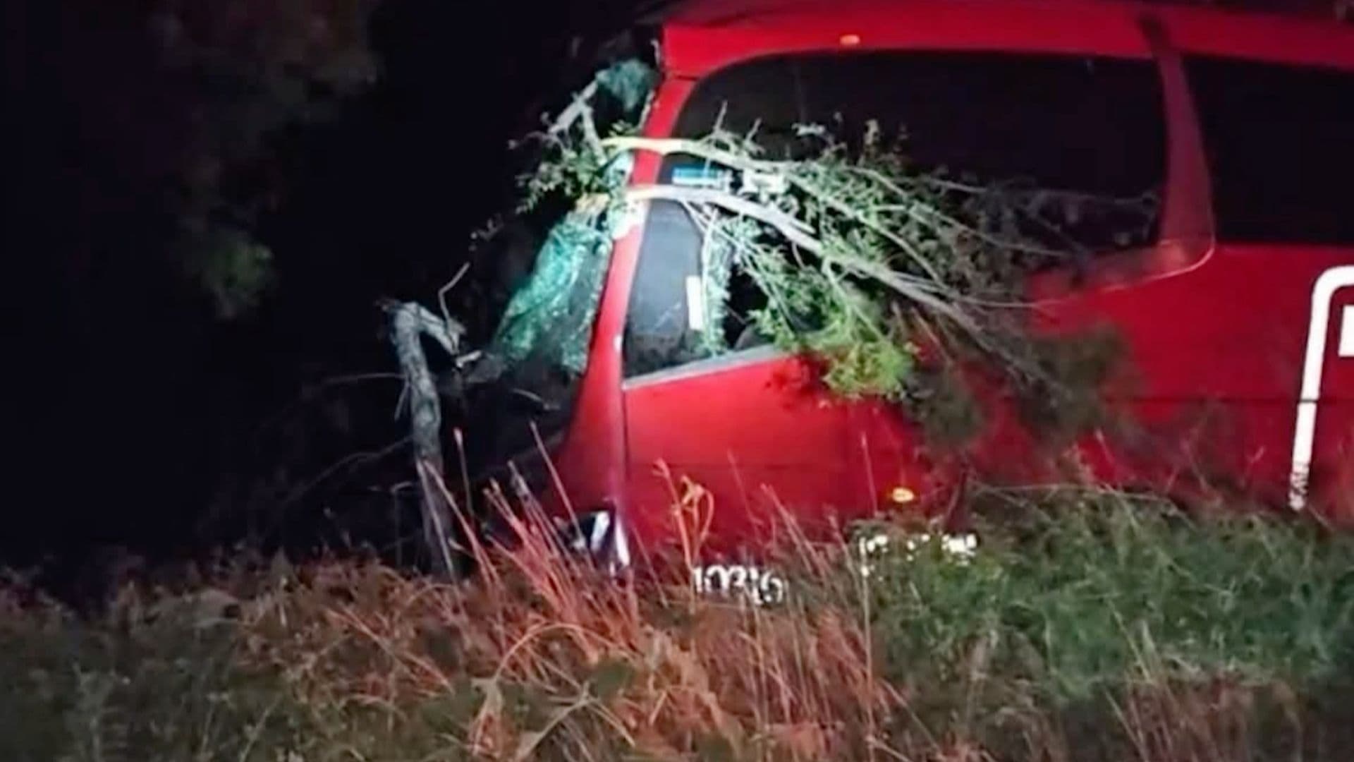 Camión Choca en Carretera Federal 2 en Acuña; Chófer Abandona a Pasajeros