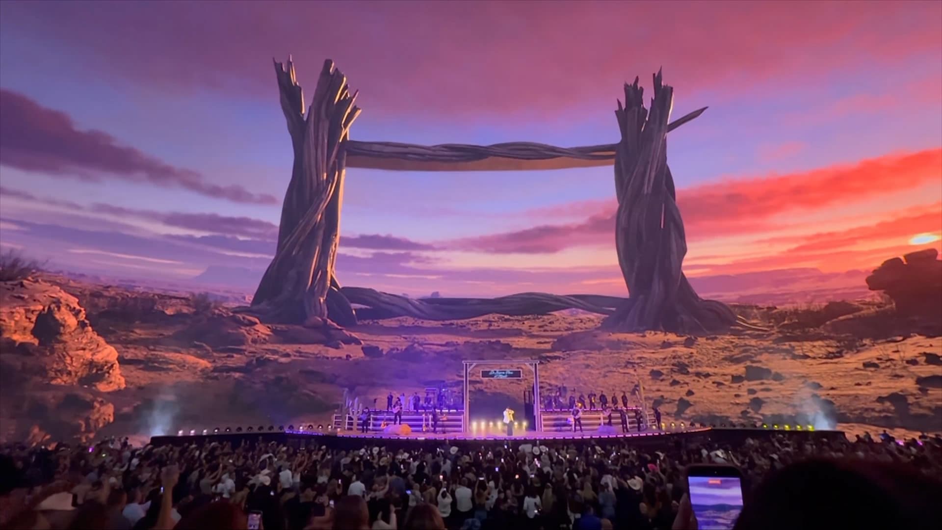 Carín León Ofrece su Quinto Concierto en la Esfera de Las Vegas