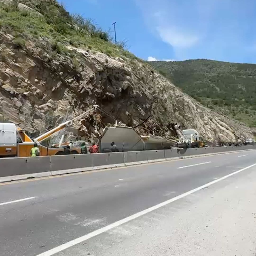 Cierran Casetas por Accidente de Tráileres en Carretera Los Chorros