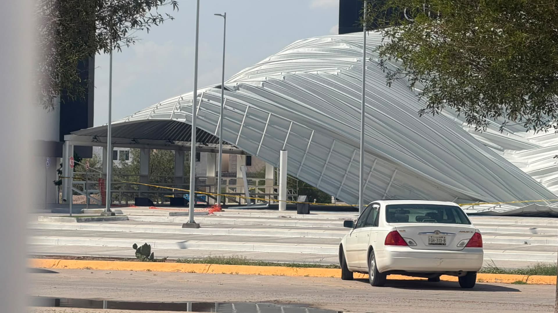 Clausuran Domo de la UAD Luego de Colapsar por Ráfagas de Viento en La Laguna