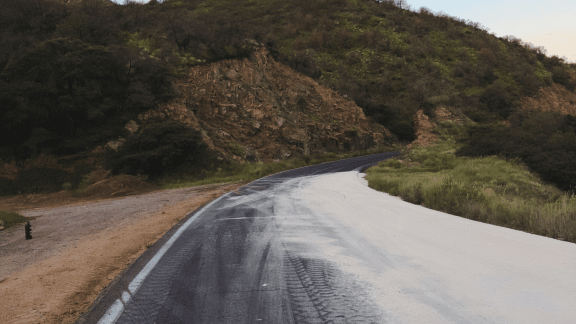 Clausuran Área Afectada por Derrame de Ácido Sulfúrico en Carretera Ímuris-Cananea