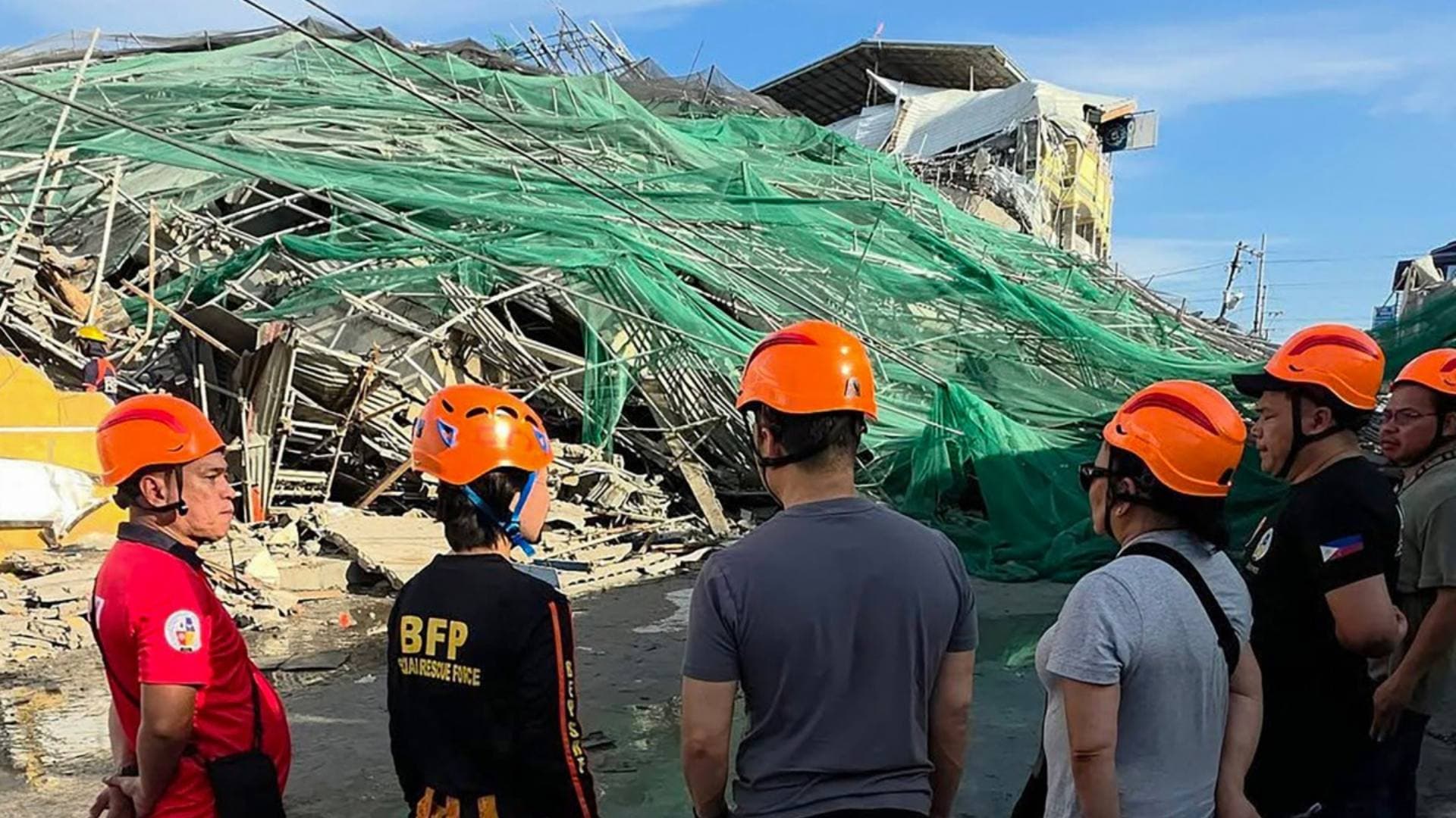 Colapsa Edificio de 9 pisos en Filipinas y Hay Varios Trabajadores Atrapados