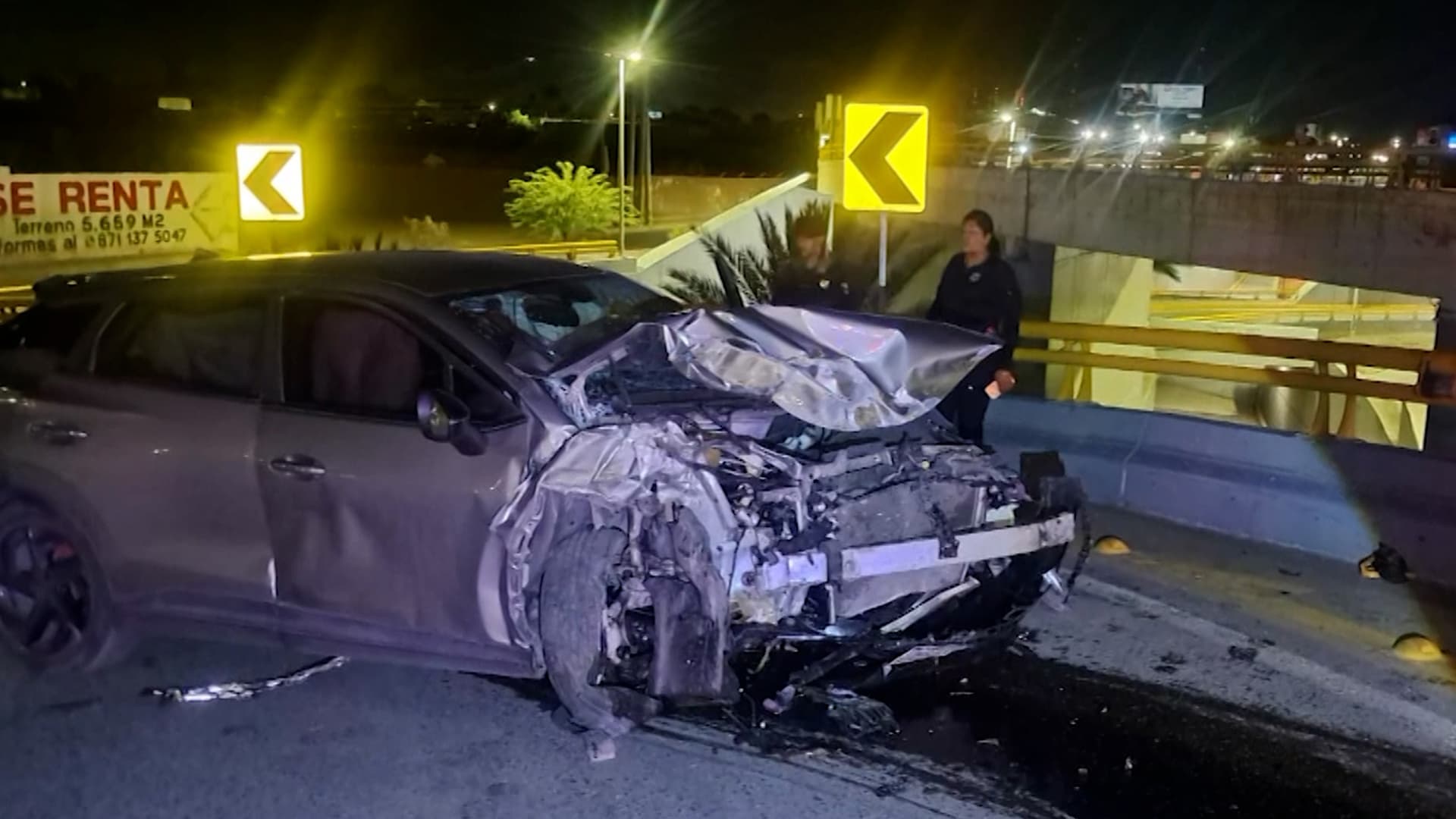 Conductor Ebrio Choca Contra Muro de Contención en Torreón