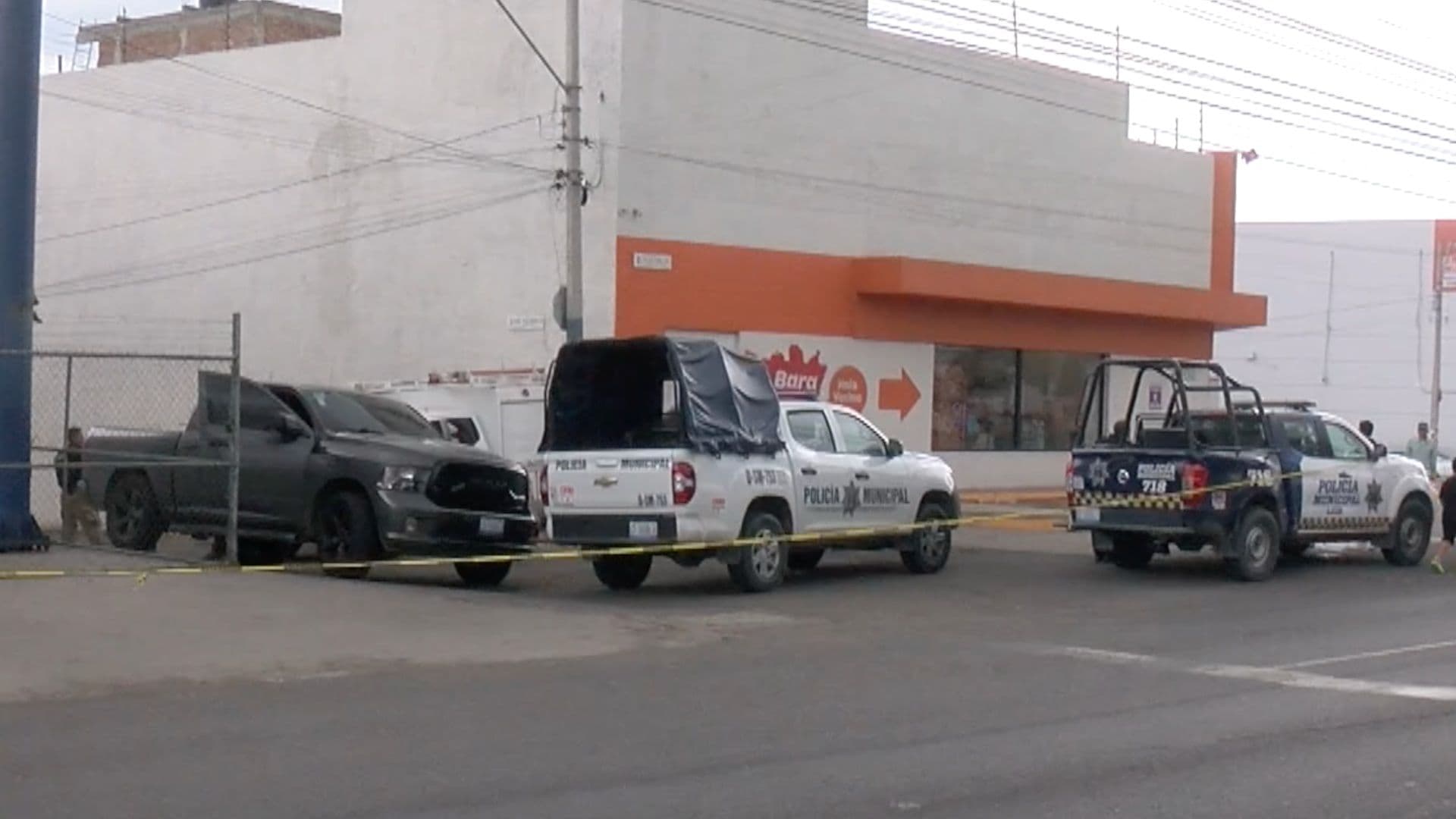 Dejan Cuerpo Dentro de Una Caja de Madera en la Colonia Santa Clara en León, Guanajuato
