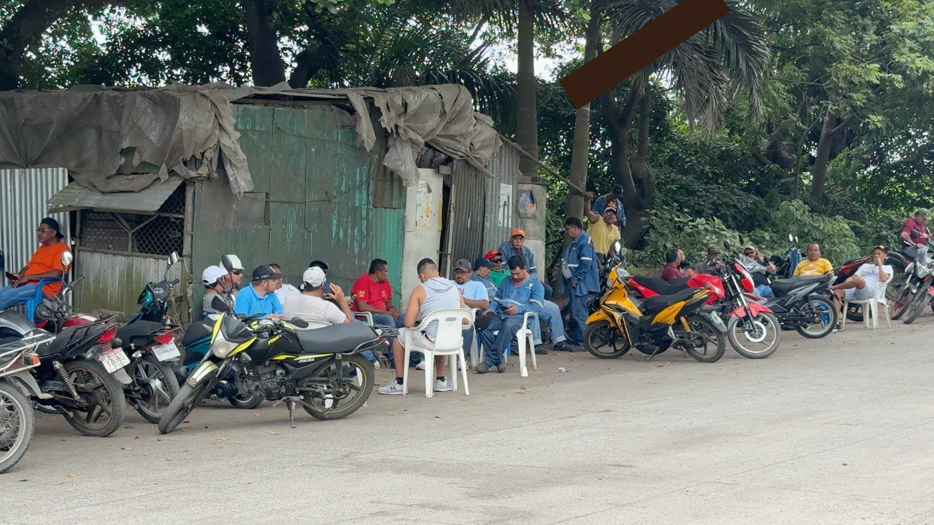 Obreros de Ingenio Azucarero Cumplen Diez Días de Incertidumbre por Posible Cierre en Veracruz