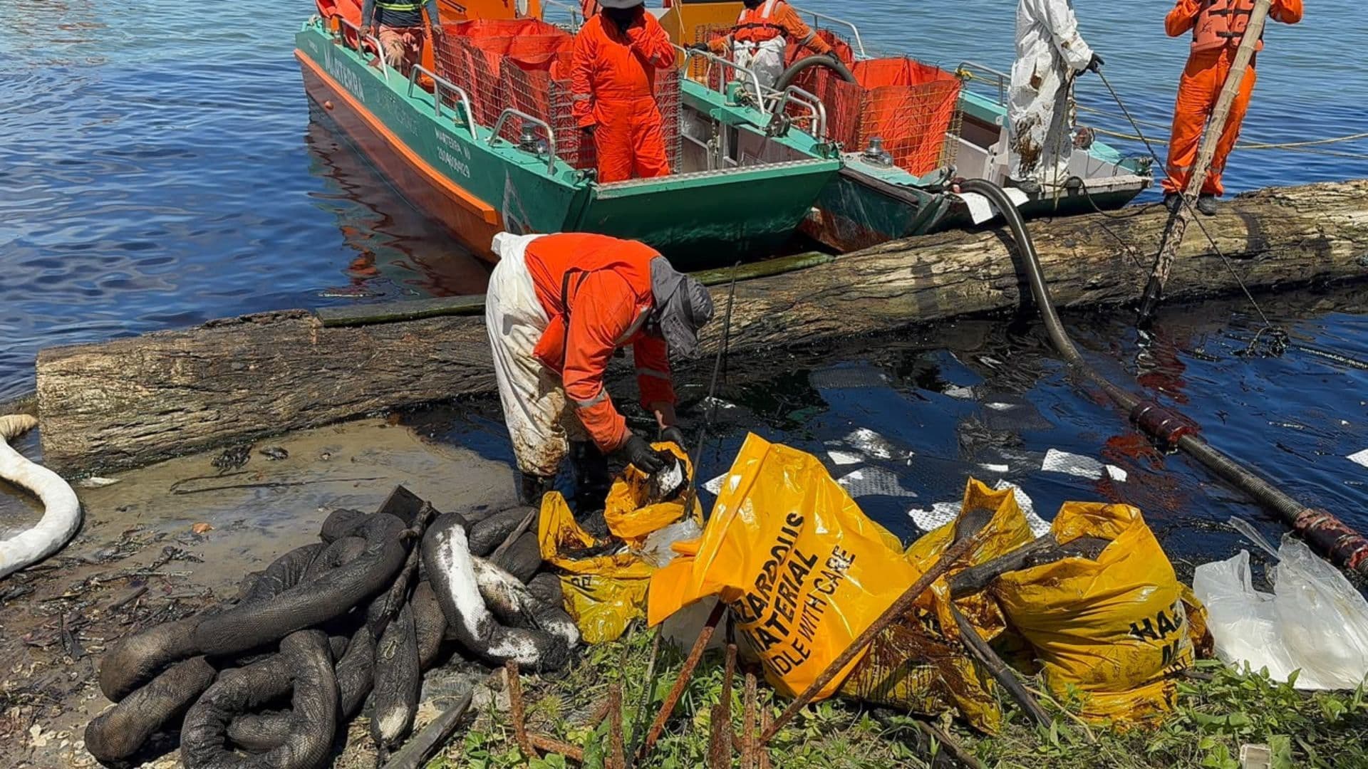 PEMEX se Pronuncia Ante Derrame de Hidrocarburo en Río Pánuco