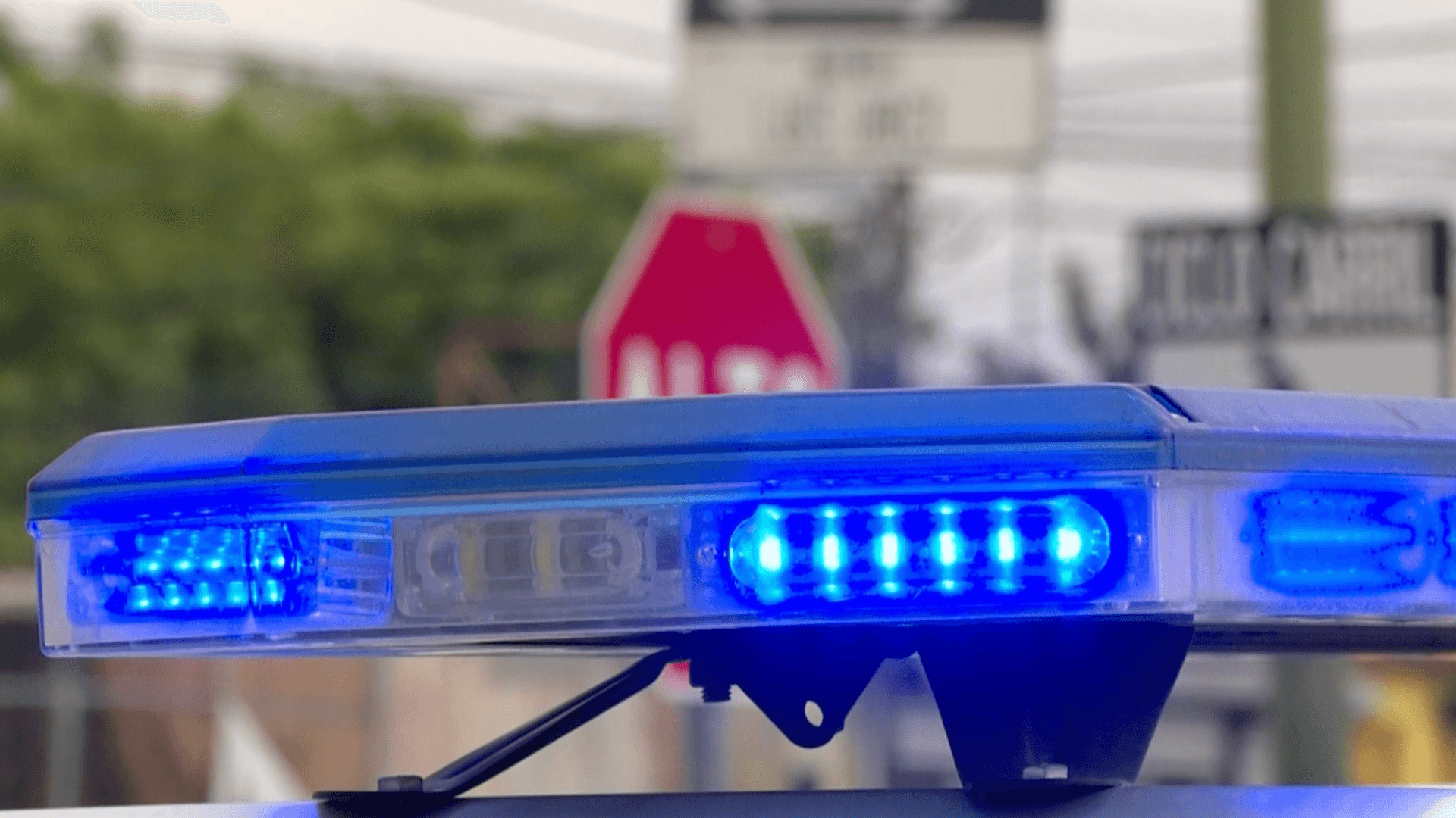 Joven Detenida por Presuntamente Golpear a un Agente de la Policía en Hermosillo
