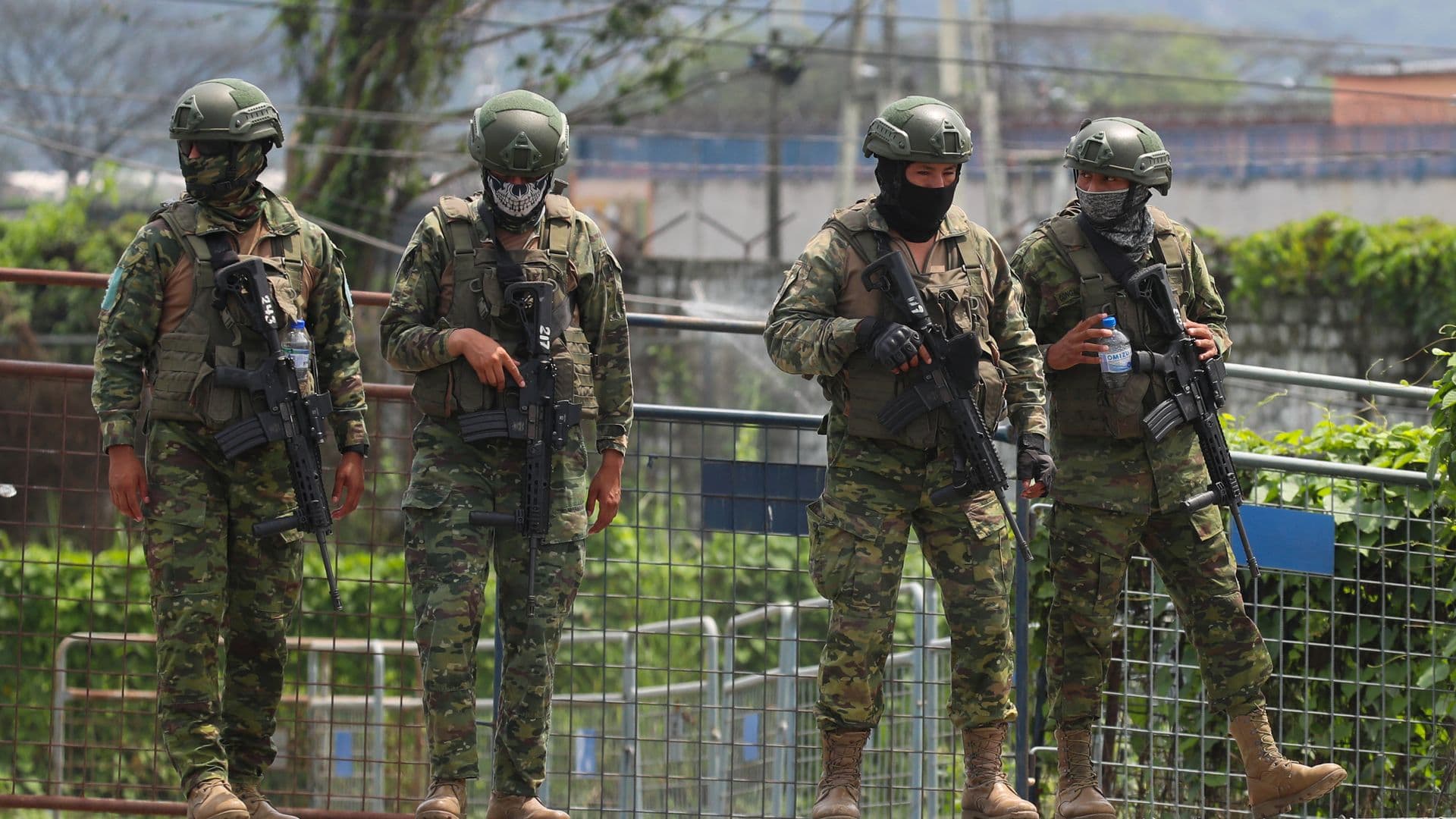 Hallan 8 Cadáveres Desmembrados en Mina Ilegal de Oro en Ecuador