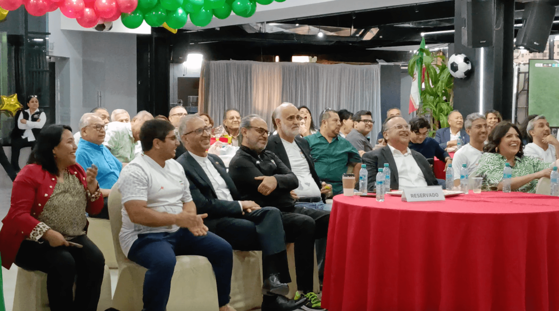 Embajador y Aficionados de Irán Se Reúnen en Tijuana para Ver Partido.