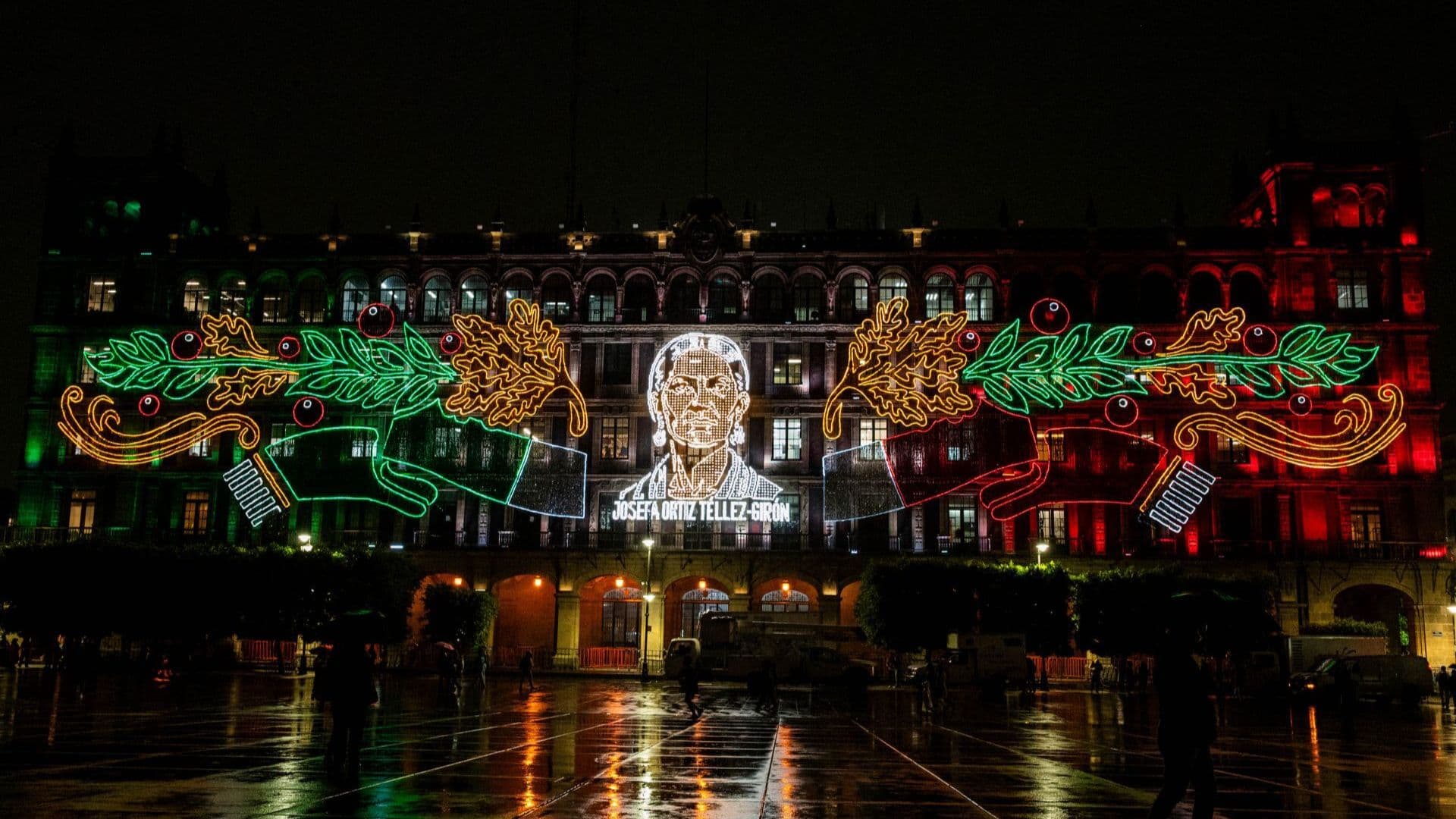 VIDEO: Encienden Iluminación del Zócalo en la CDMX por el Día de la Independencia 2026