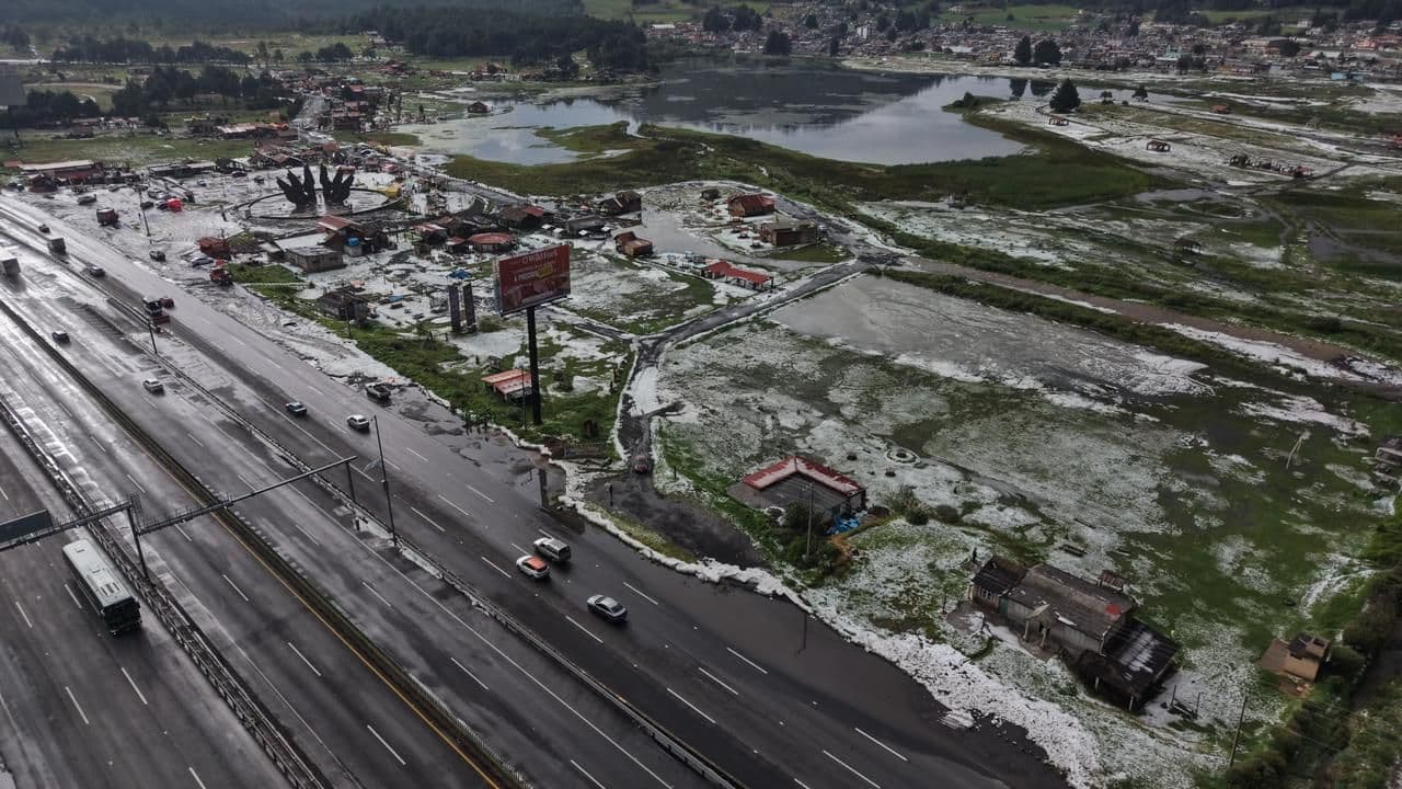 Fuerte Granizada Cubre La Marquesa y Complica la México-Toluca