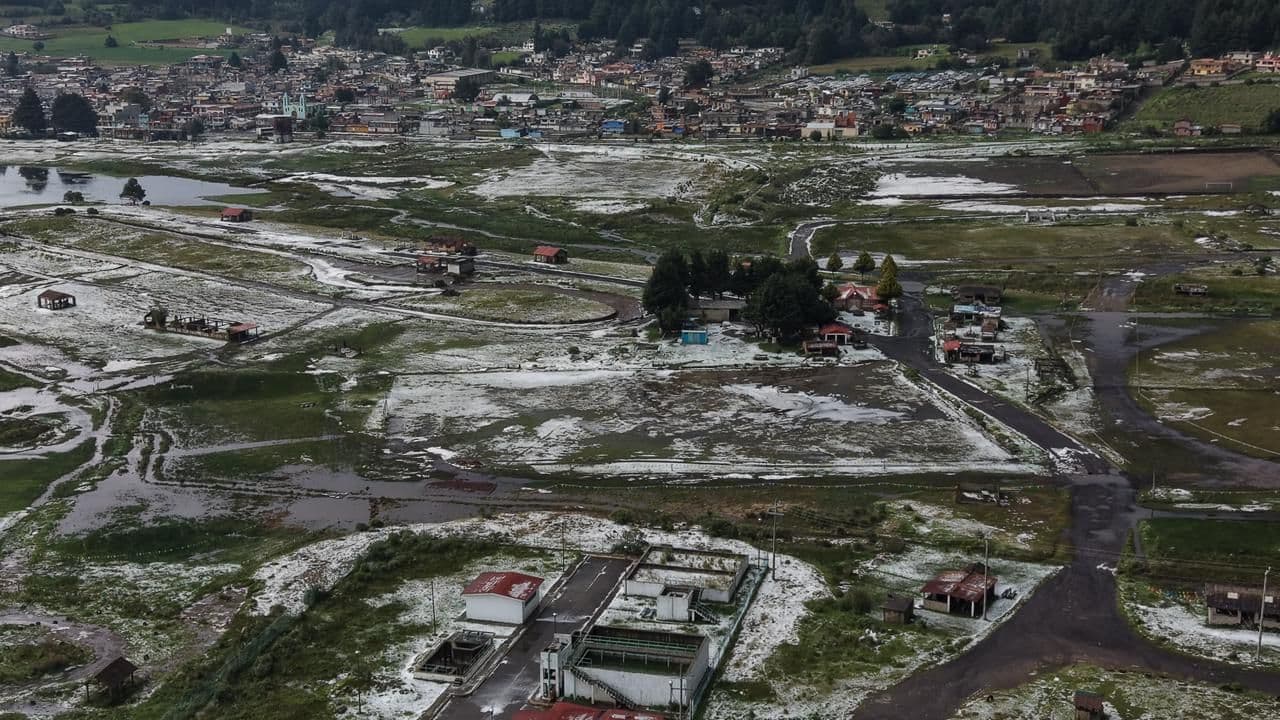 Fuerte Granizada Cubre La Marquesa y Complica la México-Toluca